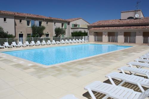 Mouries House | Lovely Rental with Pool Access in the Scenic Alpilles