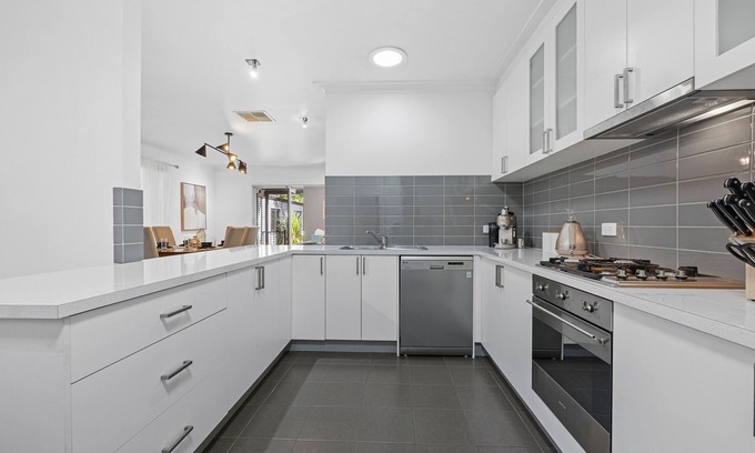 Wendouree Villa | Charming Retreat for Families Near Lake Wendouree