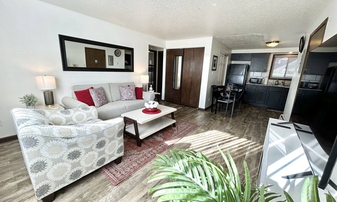 Marion Apartment | Relaxing Getaway in Marion, Iowa with Spa & Breakfast!