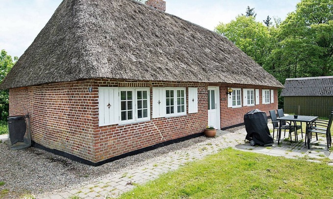 Rudbøl House | Comfortable Holiday Home for 6 in Scenic Højer