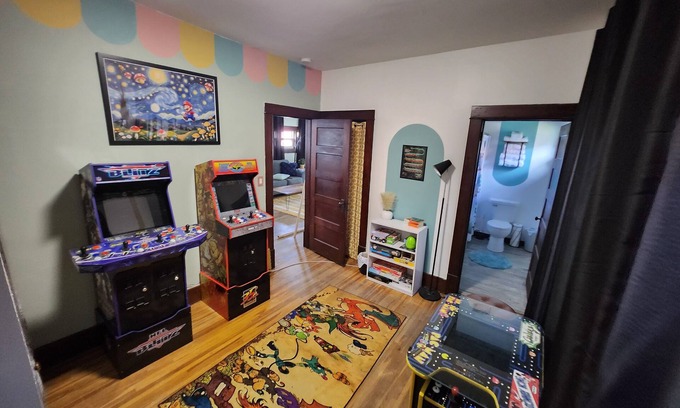 Le Mars House | Charming retro 3-bedroom retreat in Le Mars w/Game Room