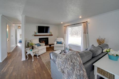 Norway House | Riverfront Retreat in Monticello - Rated 9.7/10!