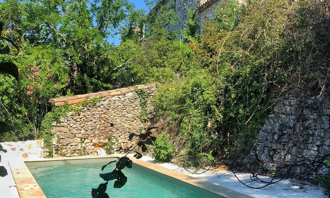 Lussan Bed & Breakfast | Relaxing Retreat with Pool & Garden Near Uzès