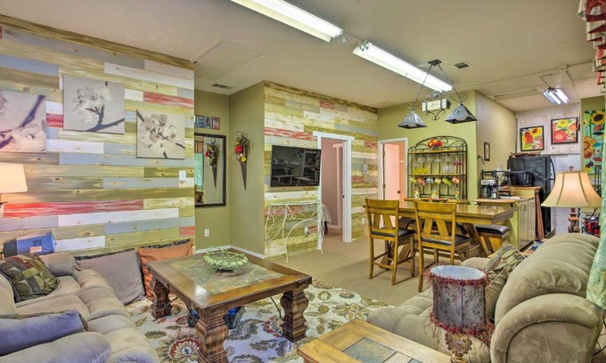 Rowlett House | Cozy Rowlett Guest Cottage Steps from Downtown