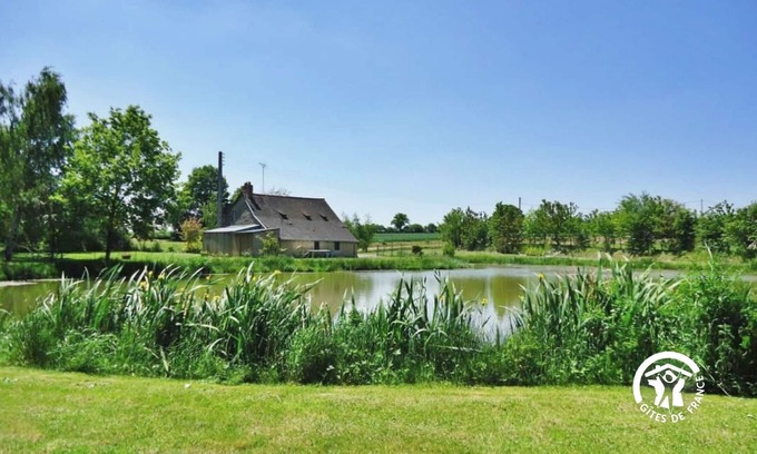 Ruille-le-Gravelais Cottage | Comfortable Gite Loiron-Ruillé for Families and Pets
