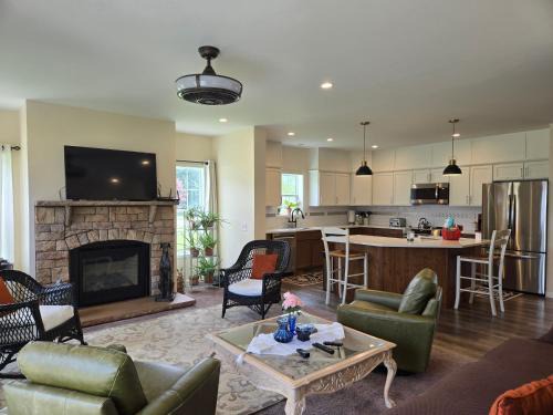 Ellicottville House | Charming Rural Retreat Entire Home Cozy New for 8