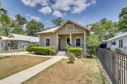 Southside House | Inviting San Antonio Retreat Near Downtown with Pet-Friendly Amenities