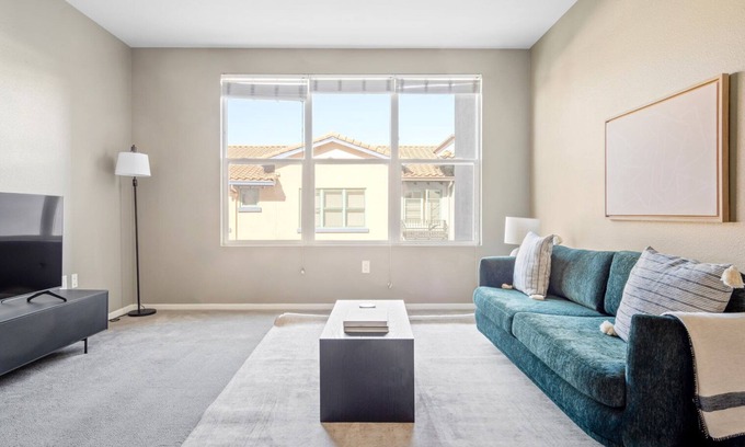 San Jose Apartment | Inviting Santana Row 2BR with Pool & Gym, Near Highways
