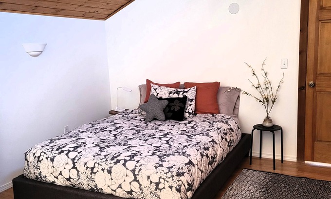 Monument House | Stylish Scandi Loft - Family-Friendly Retreat with a 9.2 Rating