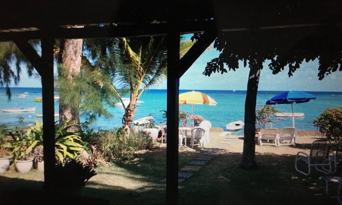 Trou aux Biches Villa | Oceanfront Villa in Trou Aux Biches with Pool & Breakfast
