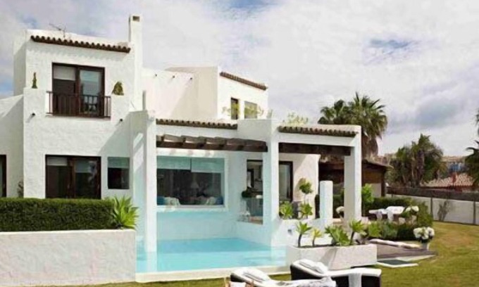 San Diego Villa | Exceptional Oceanfront Villa with Unique Design in Sotogrande