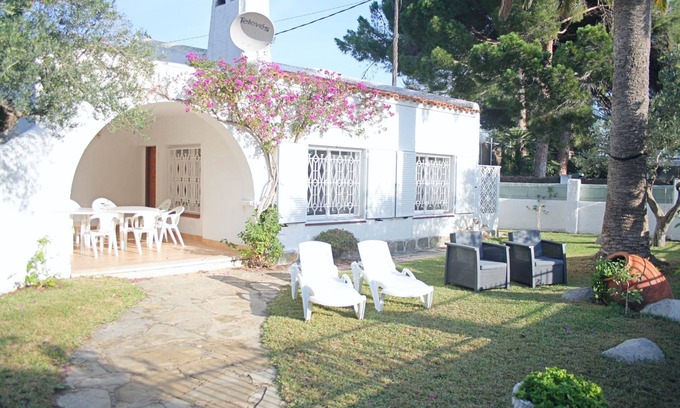 Vilafortuny House | Seafront Villa with Ocean Views and Family-Friendly Amenities