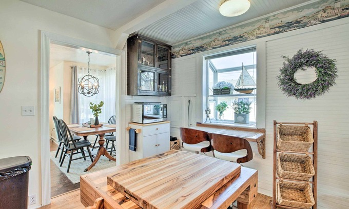 Pacific County Cottage | Oceanfront Seaview Retreat with BBQ & Fire Pit Amenities