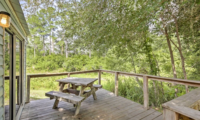 Silver Springs Cabin | Forest View Silver Springs Cabin with Spa and Breakfast