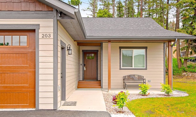 Lakeside House | Inviting Single-Level Home with Patio & Central AC