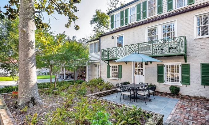 South of Broad House | Experience Elegance at South of Broad Kitchen House