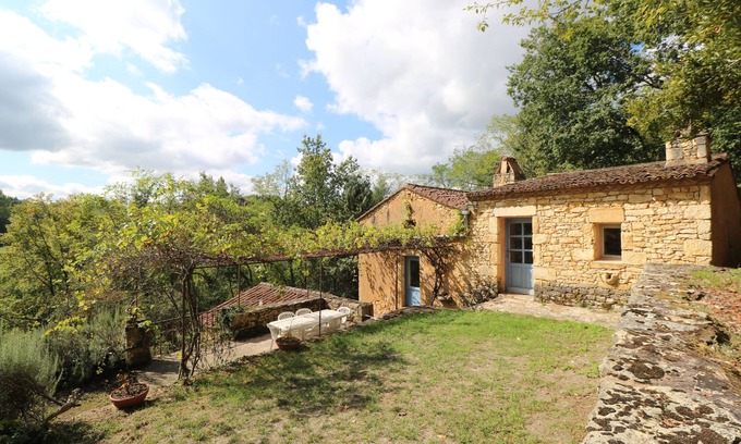 Pays-de-Belves House | Tranquil Stone Cottage with Private Pool and Ocean View