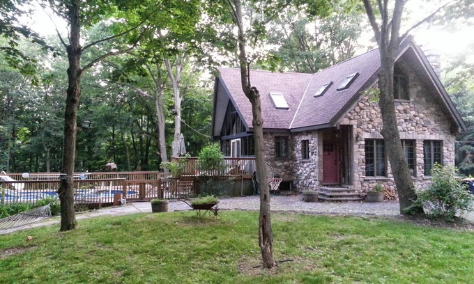Clinton Corners House | Enchanted Stone Chalet with Heated Pool & Ocean Views