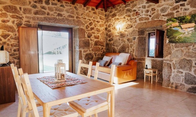 Ponte de Lima House | Pet-Friendly Retreat with Pool and Spa Amenities