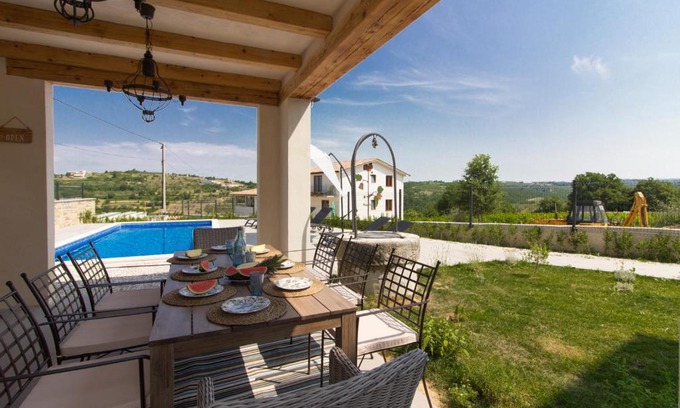 Momjan Villa | Beautiful Villa Duda with Private Pool & Scenic Views