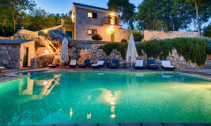 Zadvarje Villa | Exclusive Villa with Pool and Oceanfront Views