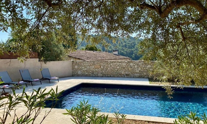 Caseneuve House | Idyllic Stonehouse with Pool & Views of Luberon National Park