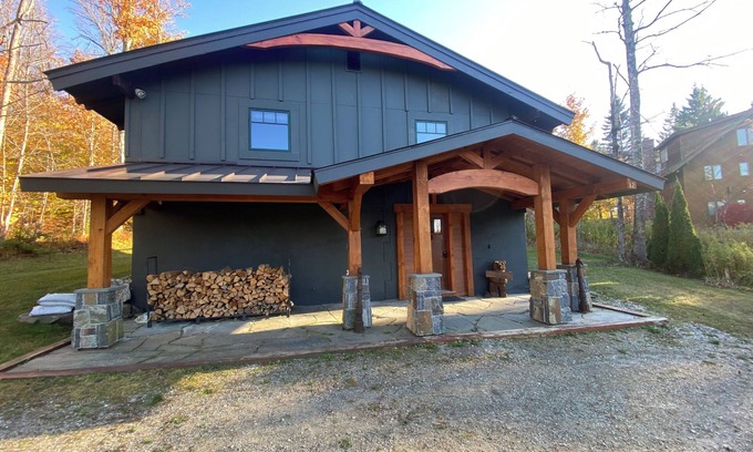 Stratton Mountain House | Charming Stratton ski house/chalet - mountain view & quick walk to slopes
