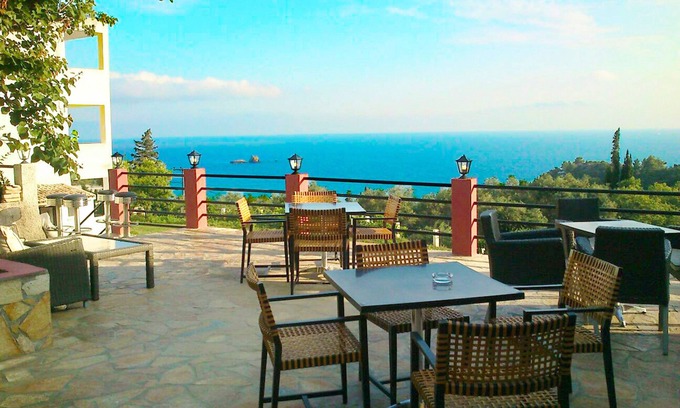 Parelia Apartment | Inviting Studio Apartments with Pool Near Pelekas Beach