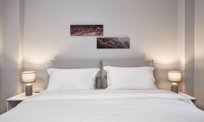 Ilisia Apartment | Stylish Studio Apartment with Kitchen & Breakfast Included