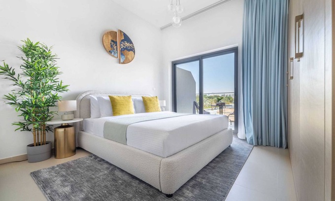 Dubai Apartment | Cozy Studio Apartment with Pool in Jabel Ali