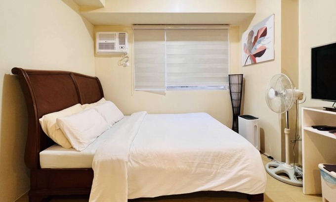 Mandurriao Apartment | Charming Studio at Avida Towers Atria