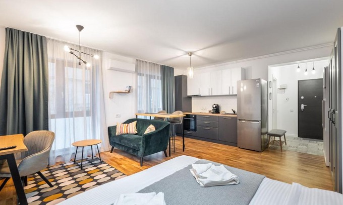 Bucharest Apartment | Cozy Studio Near Unirii Square - Guest Rated 9.7/10
