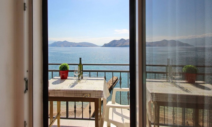 Baska Apartment | Beautiful Studio for Two with Balcony & Ocean View