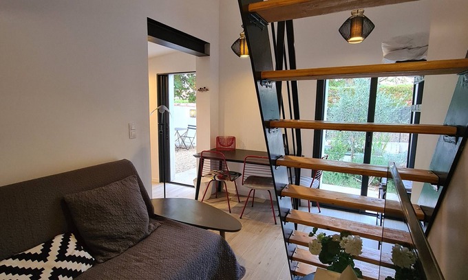 Puyricard Apartment | Charming Studio with garden area