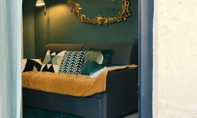 Bordeaux Apartment | Guest Rated Studio in Bordeaux St Augustin with Kitchen