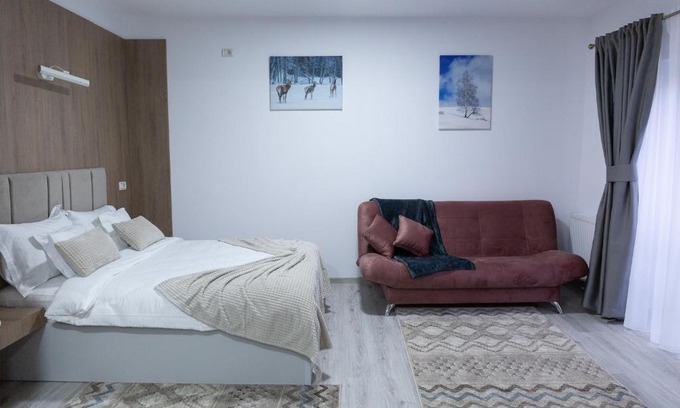 Frasin Apartment | Accessible Studio Retreat in Frasin for Families
