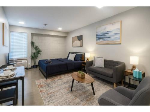 Five Points South Apartment | Charming Studio in Historic Five Points South 08