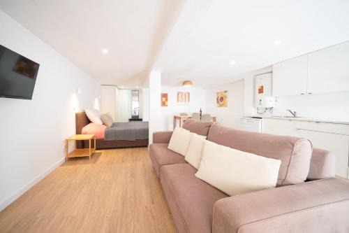 Mexilhoeira Grande Apartment | Charming Studio of a22 w option breakfast