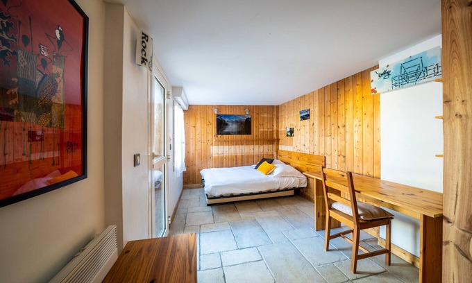 Boutonnet Apartment | Cozy Montpellier Studio with Garden and Ocean Views