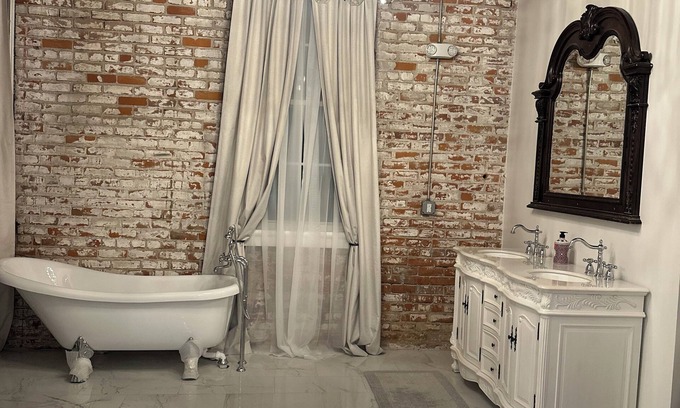 Sunshine Apartment | Charming studio with AC & WiFi in Historic District of Plaquemine