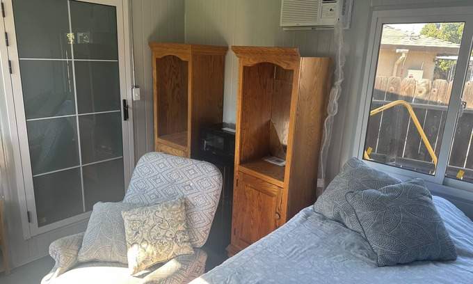 Fresno Apartment | Charming studio with WiFi and AC in lovely Fresno