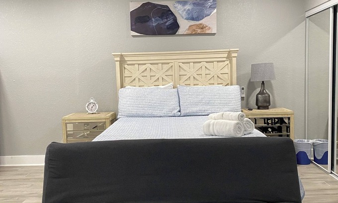 Creekside Apartment | Beautiful Oceanfront Suite in the Heart of Tampa