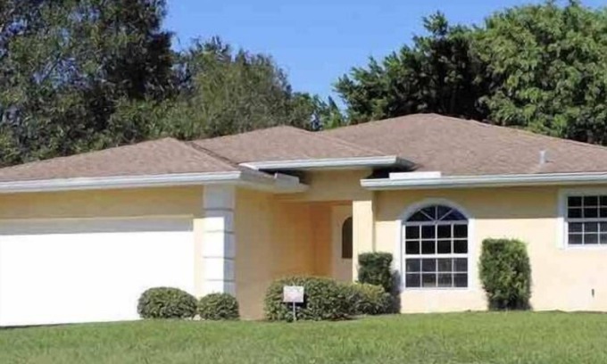 South Sarasota House | Bright Getaway Near Siesta Key Beach and Downtown Sarasota