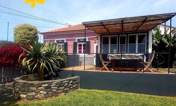 Estreito da Calheta House | Cozy Three-Bedroom Cottage with Garden and Pool Access