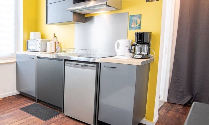 Amboise Apartment | Cozy T2 Retreat Near the Castle with Spa & Breakfast