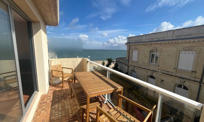 Arcachon Apartment | Oceanfront 1-Bedroom Apartment Arcachon - Rated 10/10