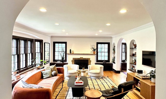 Southwest Minneapolis House | Exceptional Tangletown Tudor: Family-Friendly & Cozy Stay