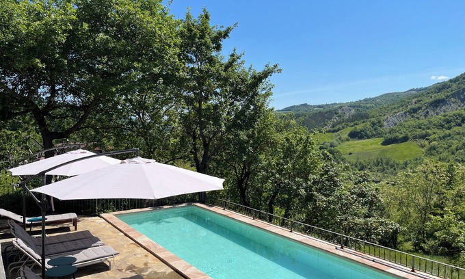 Bonzeto House | Inviting Three-Bed Stone House With Scenic Mountain Views
