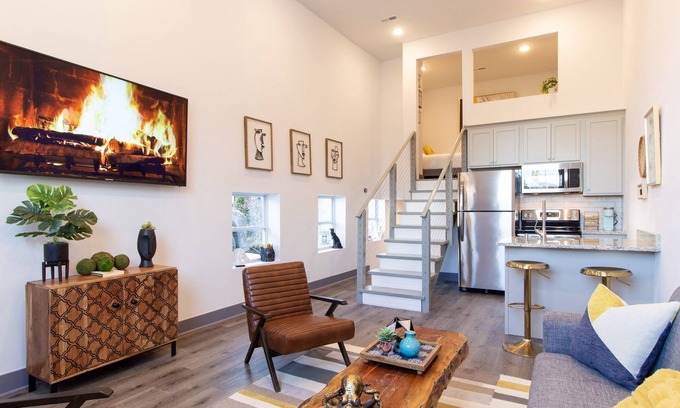 Five Points South Apartment | Pet-Friendly Tiny House with Spa and Stellar 9.8 Rating