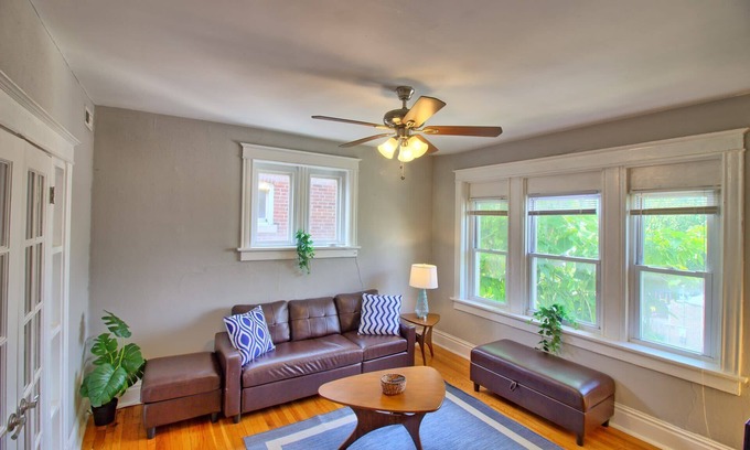 Tower Grove East Apartment | Inviting Tower Grove Flat - Steps to Park & Unique Amenities
